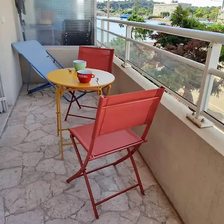 Le Perroquet Appart' Aux Sablettes Parking Apartment *